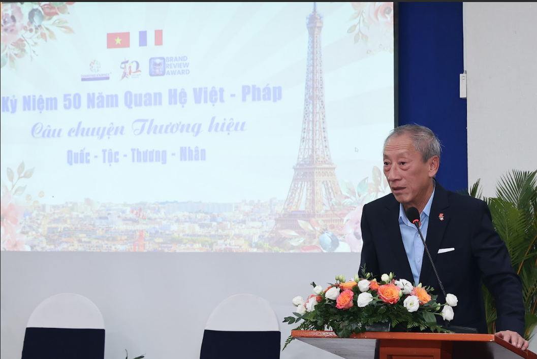 Ông Nguyễn Công Tốt - Lãnh Sự Danh dự Việt Nam tại Marseille, Pháp phát biểu trong buổi Hội nghị