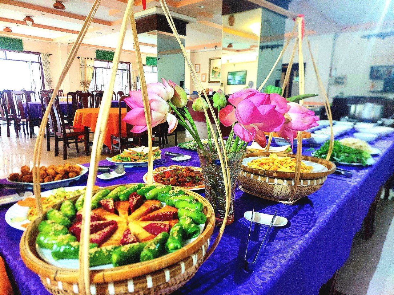 Món ăn đặc sắc của vùng miền  quê sông  nước, khi  khách  hàng  trải  nghiệm  cùng  tour  du  lịch  của  Cty Sunshine Mekong