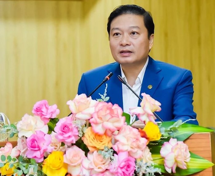Phó Chủ tịch Thường trực UBND tỉnh Nghệ An Lê Hồng Vinh phát biểu chỉ đạo tại Hội nghị tổng kết công tác năm 2023, triển khai nhiệm vụ năm 2024 của ngành GTVT tỉnh này