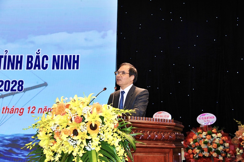 Chairman of the Bac Ninh Provincial People's Committee Nguyen Huong Giang speaks at the Congress