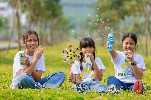 Vinamilk has been steadfastly sustaining the Vietnam Stature Milk Fund programme for the past 16 years, largely due to the children's enthusiasm in drinking milk