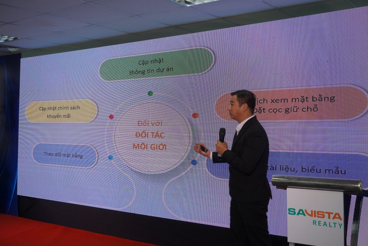 Mr Le Tan Huy - Deputy Director of SALINK VIETNAM Company shared