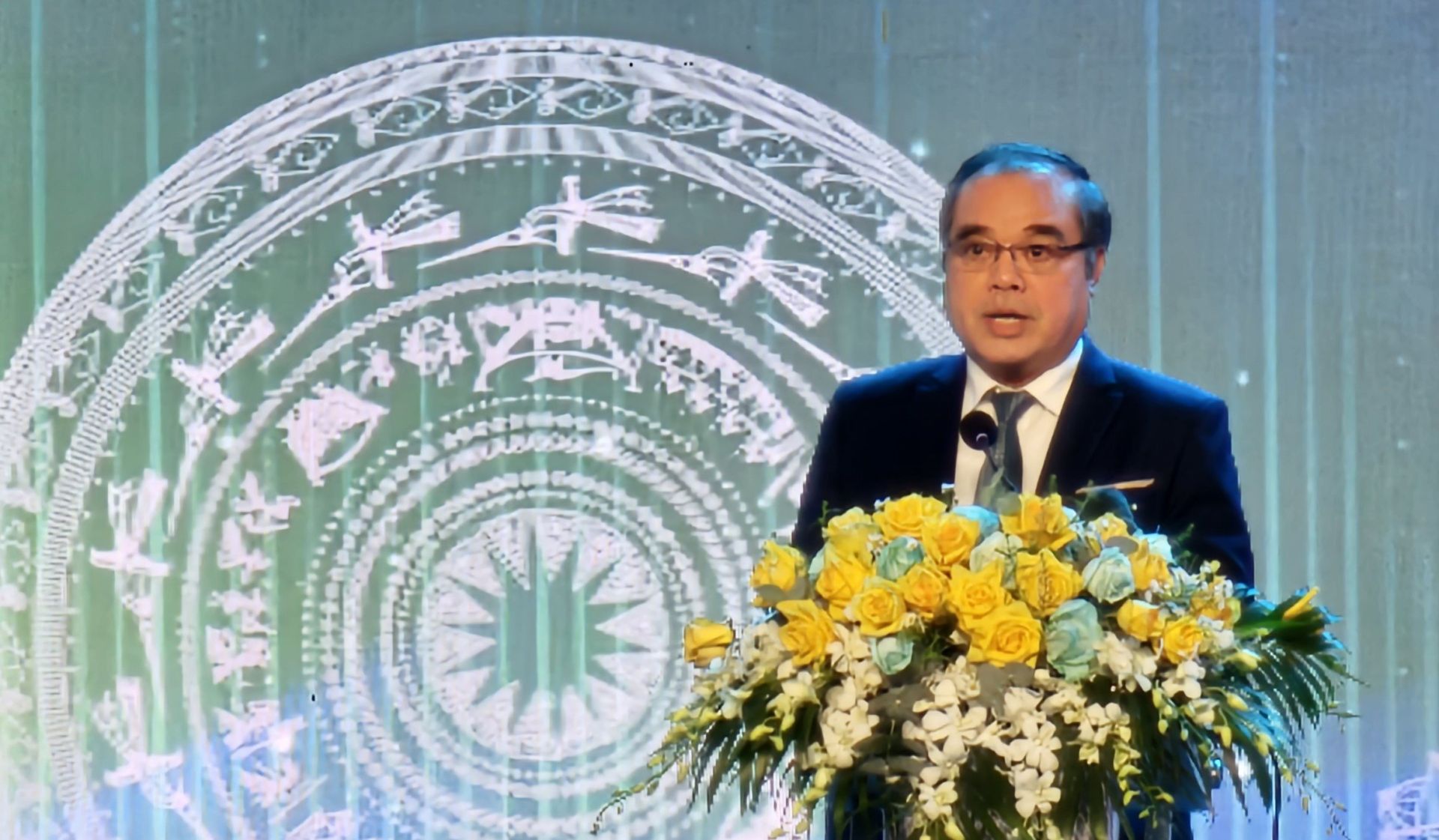 Mr Tran Hoang Tuan, Vice Chairman of the Quang Ngai Provincial People's Committee spoke at the ceremony