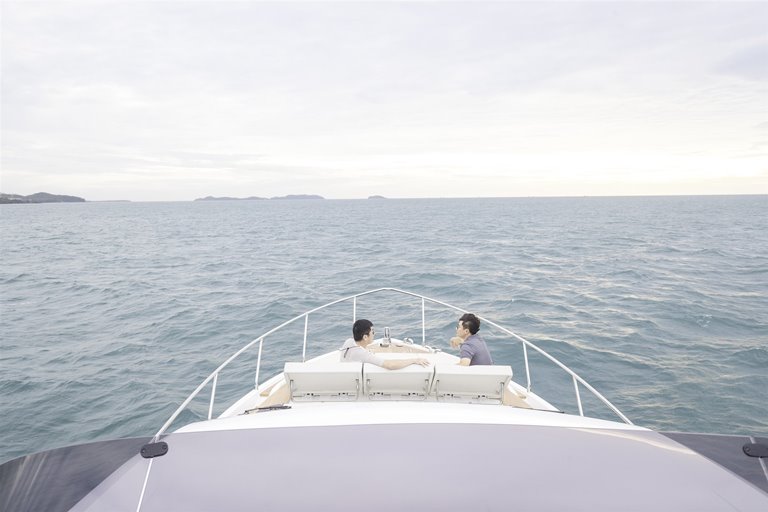 Distinguished owners had the opportunity to experience a luxury yacht and admire the sunset over Pearl Island. Photo: Sun Group