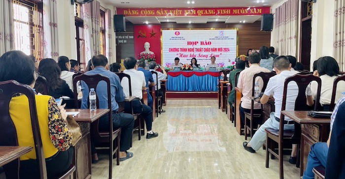 In celebration of the New Year 2024, the Nghe An Department of Culture and Sports hosted a press conference to share details about the "Heroic Spirit of Lam River" art programme