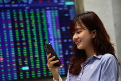 Thị trường chứng khoán tiếp tục khởi sắc, VN-Index tăng 5,73 điểm