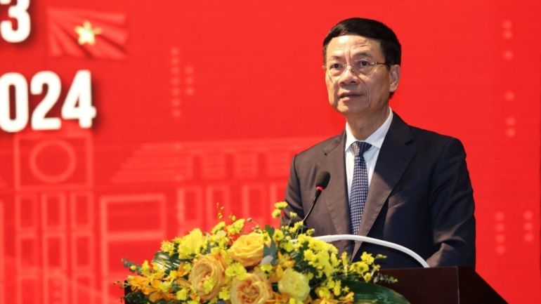 Bộ trưởng Bộ TT&TT Nguyễn Mạnh Hùng phát biểu tại hội nghị