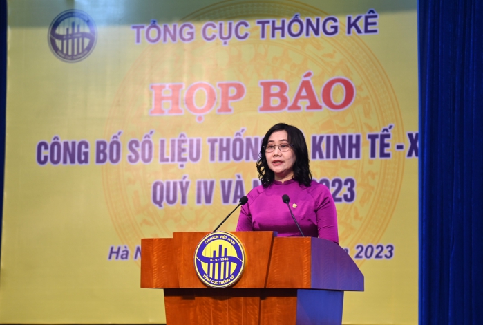 Bà Nguyễn Thị Hương - Tổng cục trưởng Tổng cục Thống kê tại Họp báo công bố số liệu thống kê kinh tế xã hội quý IV và năm 2023