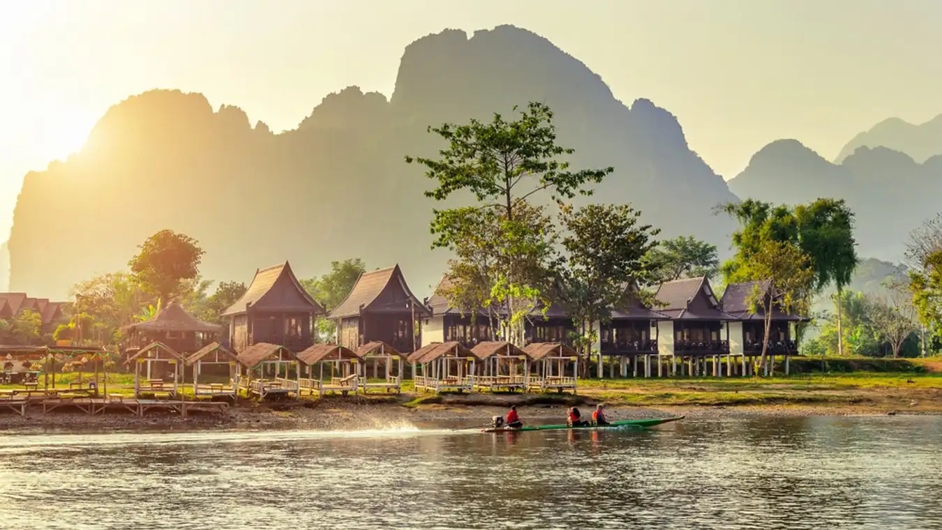 Khung cảnh yên bình và lãng mạn tại Lào