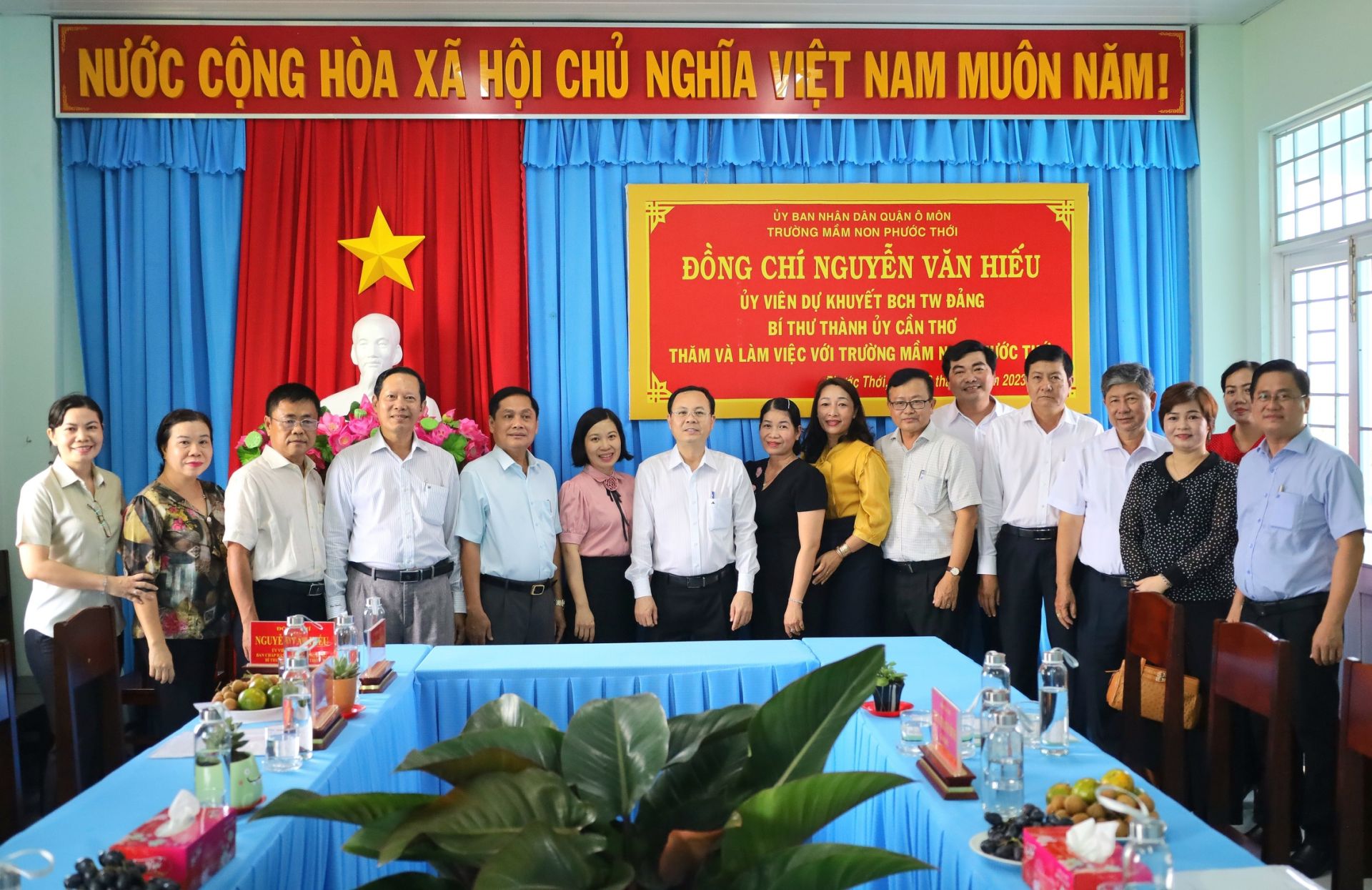 Leaders of Can Tho City and O Mon District visited and worked with Phuoc Thoi Kindergarten (Phuoc Thoi Ward, O Mon District)