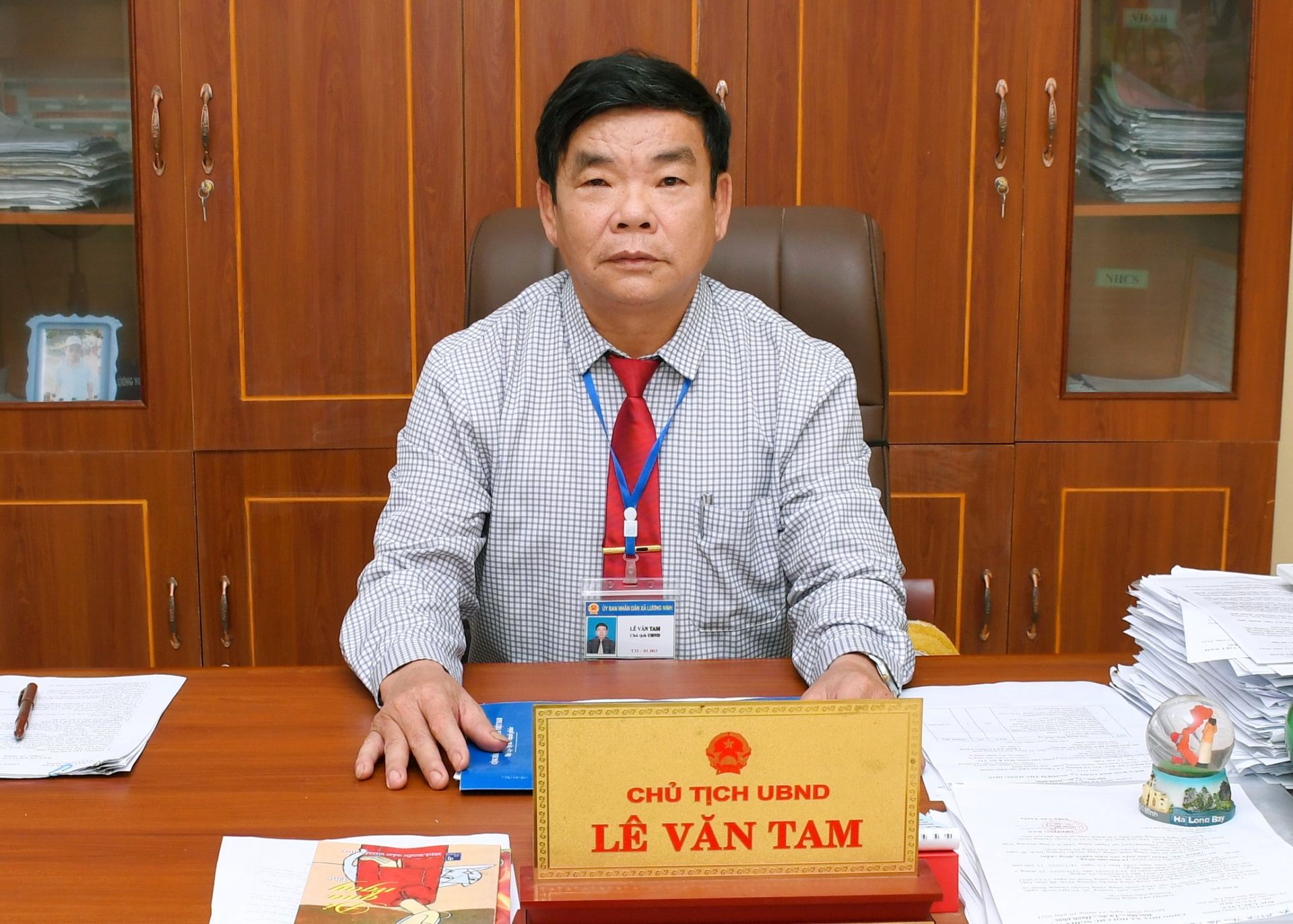 ông Lê Văn Tam, Chủ tịch UBND xã Lương Ninh.jpg