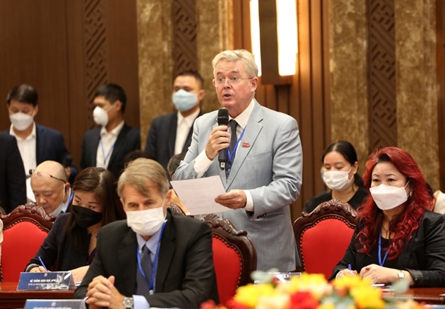 Hanoi held dialogue to address difficulties for FDI enterprises. (Photo: HH).