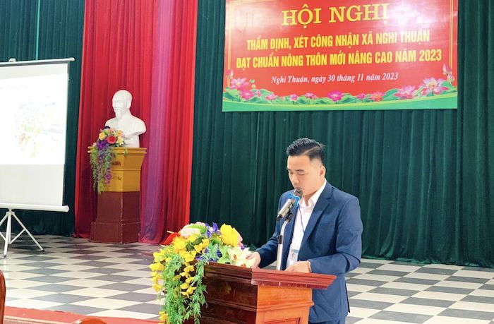 Ông Lê Thanh Hải – Chủ tịch UBND xã Nghi Thuận báo cáo kết quả xây dựng NTM nâng cao của xã với Hội đồng thẩm định NTM tỉnh Nghệ An