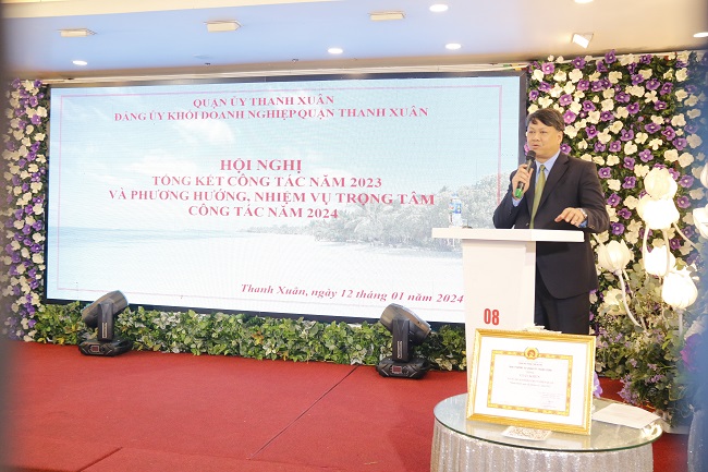 Đồng chí Nguyễn Minh Tiến – Phó Bí thư Thường trực Quận ủy Thanh Xuân phát biểu tại Hội nghị