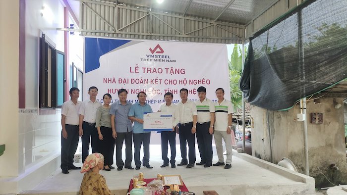 Lễ trao tặng nhà đại đoàn kết cho hộ nghèo huyện Nghi Lộc