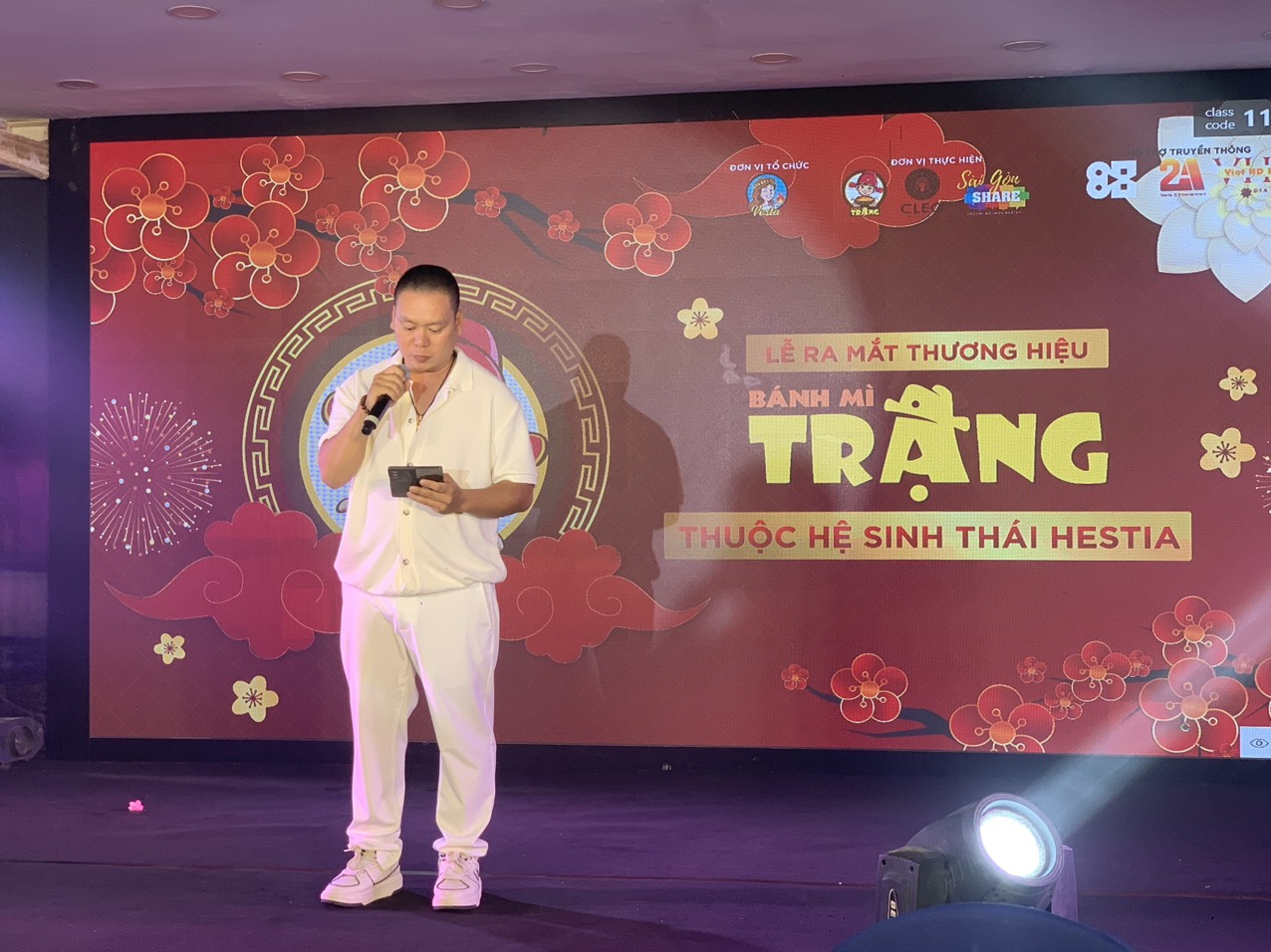 Mr Nguyen Quang Huy - Founder of Trang Bread, gave a speech at the ceremony