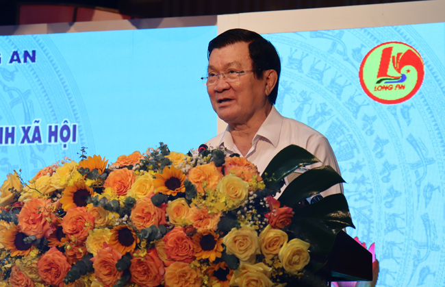 Former President Truong Tan Sang delivered a speech at the ceremony