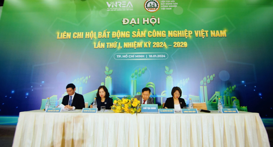 Ban chủ tọa đại hội