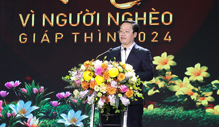 On behalf of the provincial leaders, Mr Nguyen Duc Trung - Chairman of the Nghe An Provincial People’s Committee expressed his gratitude, recognition, and deep thanks for the loving hearts and noble gestures of agencies, organisations, units, and individuals at home and abroad, especially businesses and entrepreneurs who, despite very difficult conditions, had actively responded to and supported the Nghe An province’s “Tet for the Poor - Lunar New Year 2024” programme