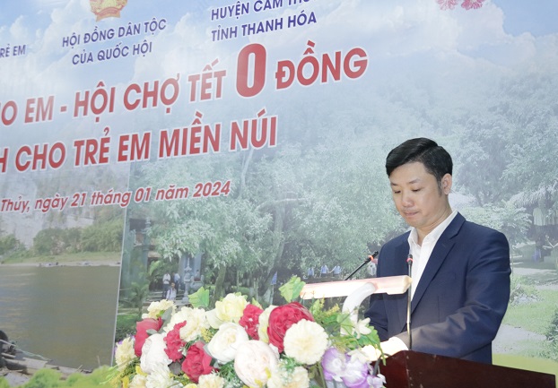 ông Lê Văn Trung – Bí thư huyện ủy huyện Cẩm Thủy phát biểu tại sự kiện