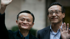 Jack Ma và Joe Tsai chi hàng chục triệu USD mua cổ phiếu Alibaba