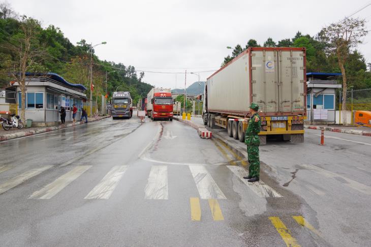 The Management Board of the Dong Dang-Lang Son Economic Zone informs that fruits are the most exported item to the Chinese market. (Photo: Illustration)