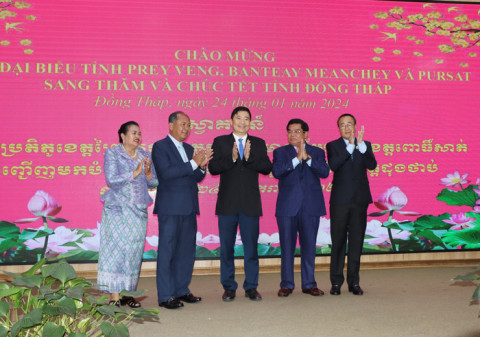 Dong Thap Welcomes Delegations from Three Provinces of the Kingdom of Cambodia for a Visit and Tet Celebration