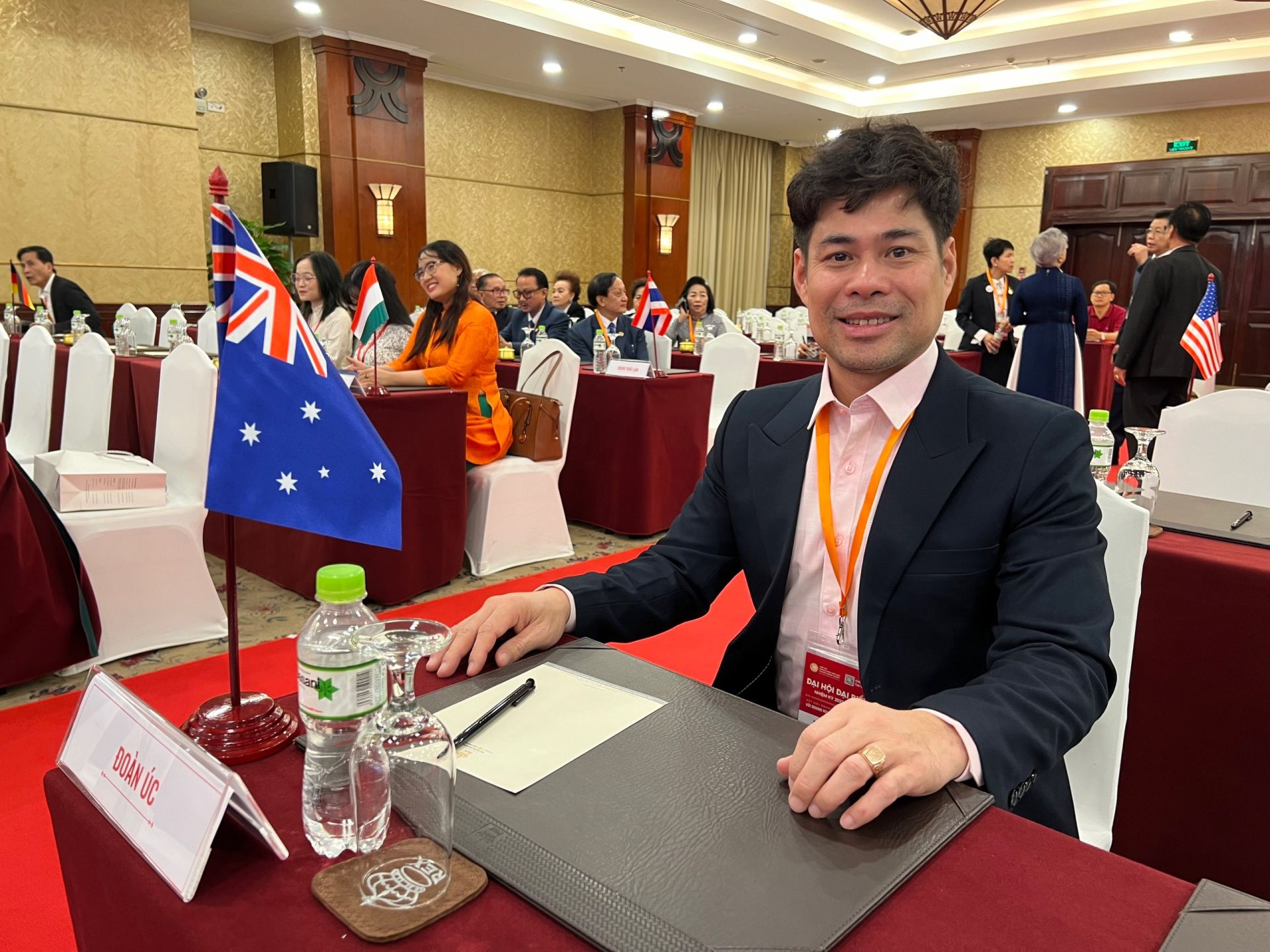 Mr. Nguyen Hong Minh is the Secretary-General of the Hanoi City Transport Association, Chairman of the Council of Members, and also serves as the General Director of Nguyen Minh Trading and Tourism Company Limited