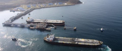 Các lệnh trừng phạt của Mỹ khiến 10 triệu thùng dầu thô của Nga bị mắc kẹt trong nhiều tuần