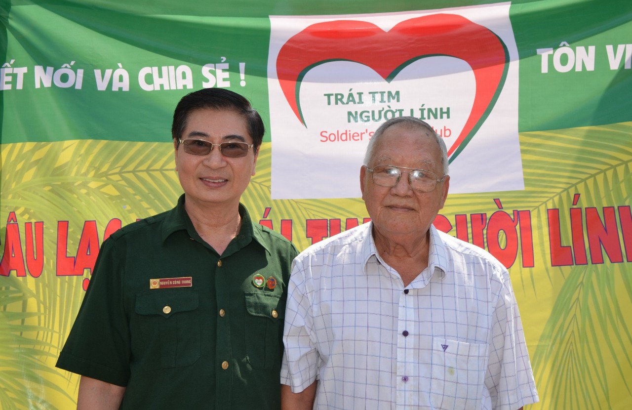 Đại tá Hồ Văn To nhận CCB Nguyễn Công Trung làm con nuôi từ khi còn ở chiến trường K