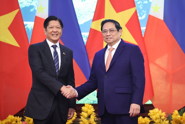 Prime Minister Pham Minh Chinh and Philippine President Ferdinand Romualdez Marcos Jr. at the reception. (Photo: VGP/Nhat Bac)