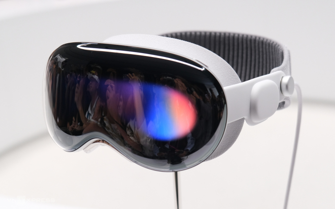 Vision Pro là thiết bị phần cứng đầu tiên của Apple trong lĩnh vực thực tế ảo (VR) và thực tế tăng cường (AR).