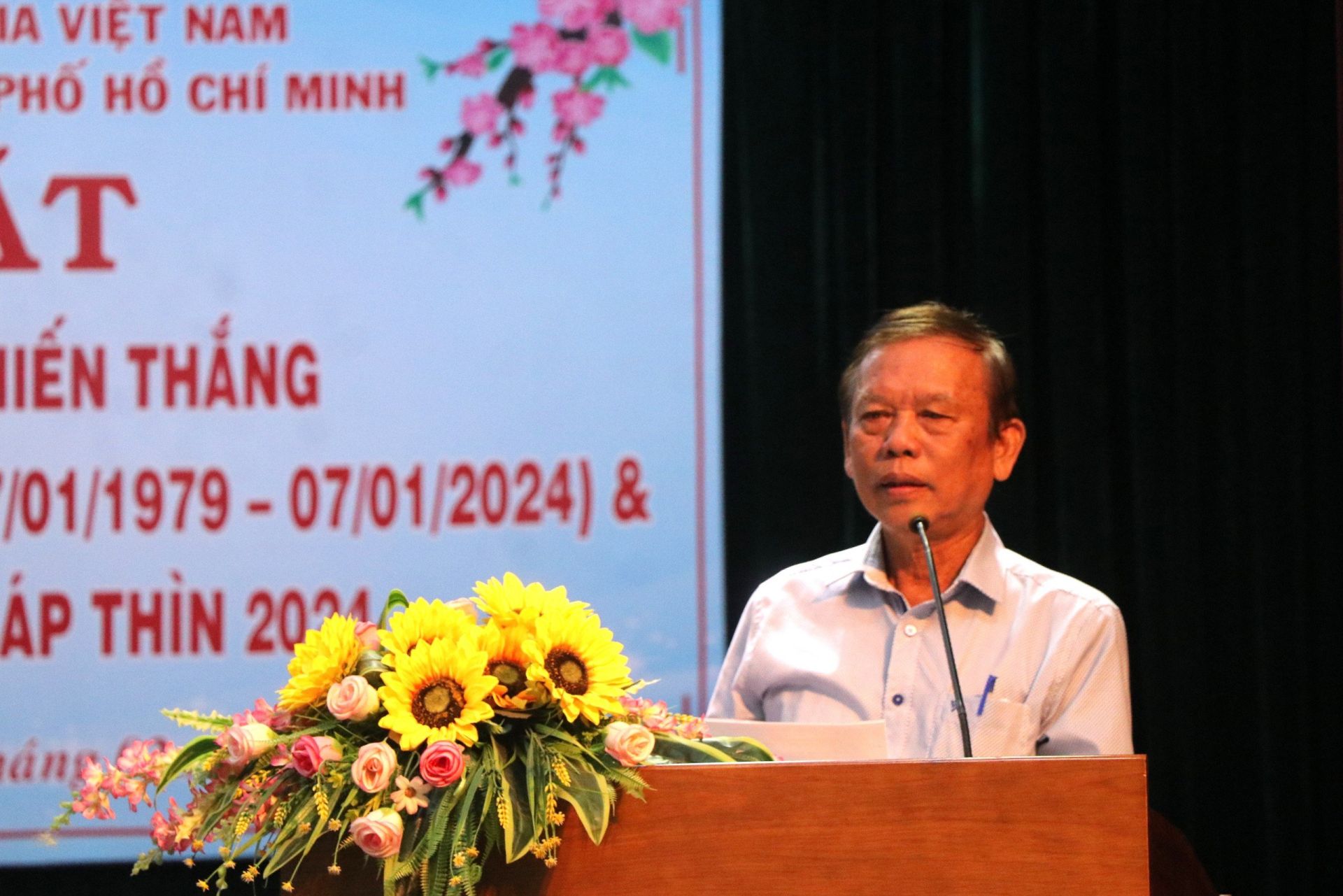 Ông Nguyễn Văn Triệu, Phó Ban Thường trực Ban Liên lạc Cựu chuyên gia giúp bạn Campuchia TPHCM phát biểu tại buổi họp mặt