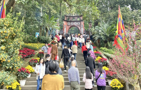 Phu Tho Welcomes over 500,000 Tourists during the Lunar New Year