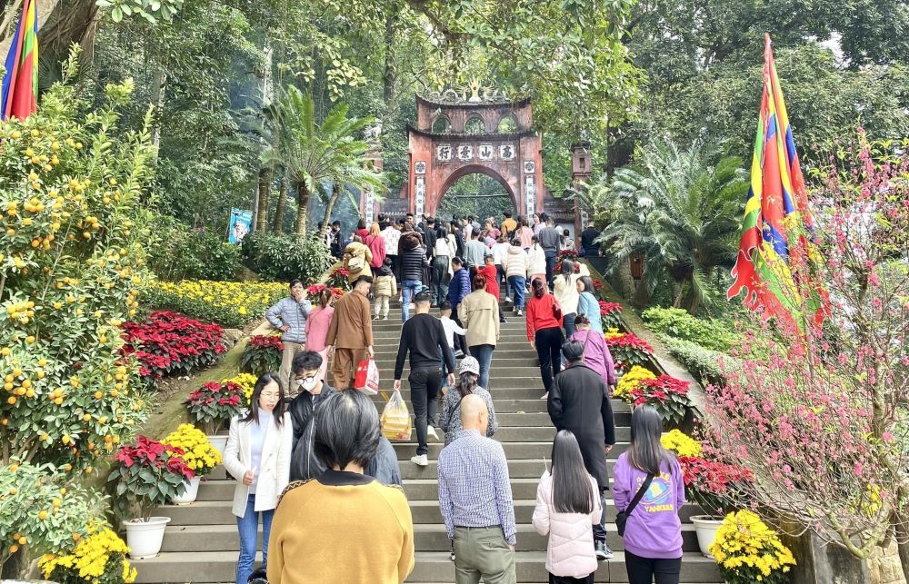 Tourists visit the Hung Kings Historical Site on the occasion of the Lunar New Year