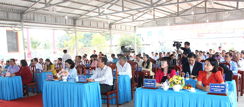 Delegates attending the mango export announcement ceremony