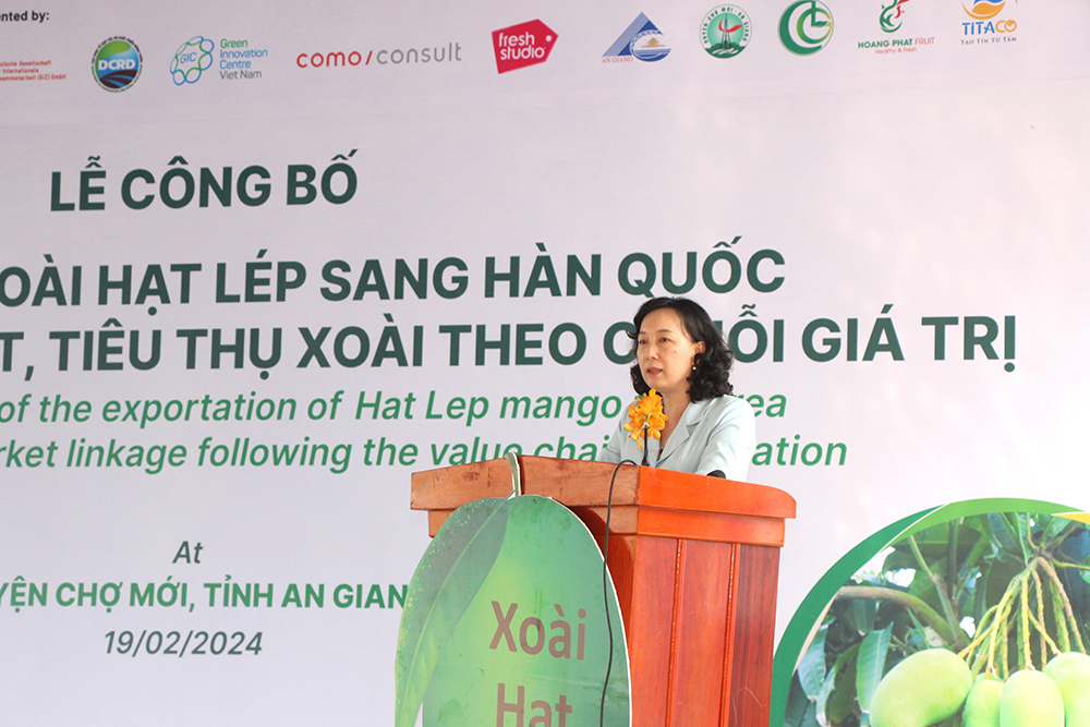 An Giang Provincial People’s Committee Vice-Chairwoman Nguyen Thi Minh Thuy speaking at the ceremony