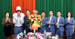 Phú Thọ: Phó Chủ tịch UBND tỉnh thăm, tặng quà đầu Xuân cho một số doanh nghiệp