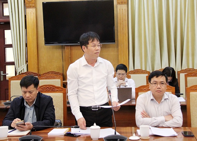 Đồng chí Nguyễn Việt Phong - Giám đốc Sở Xây dựng tỉnh Bắc Giang phát biểu tại cuộc họp.