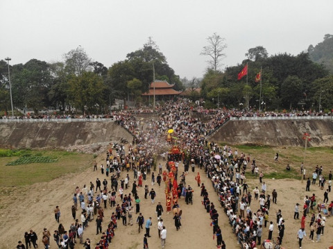 Yen Bai: Dong Cuong Temple Festival attracts nearly 80,000 visitors and pilgrims over two days