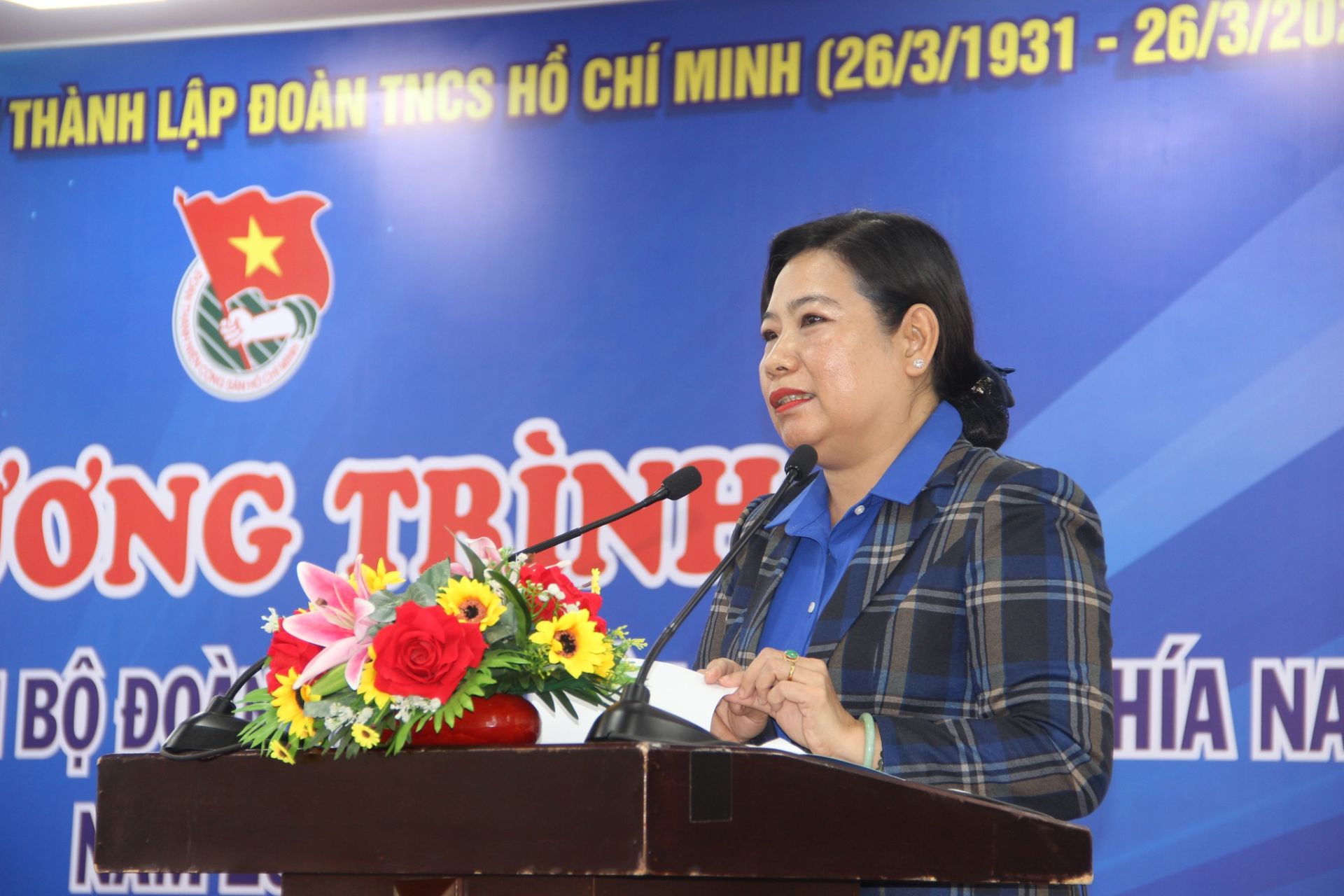 Đồng chí Hồ Thị Cẩm Đào - Phó Bí thư Thường trực Tỉnh ủy, Chủ tịch HĐND tỉnh phát biểu tại chương trình