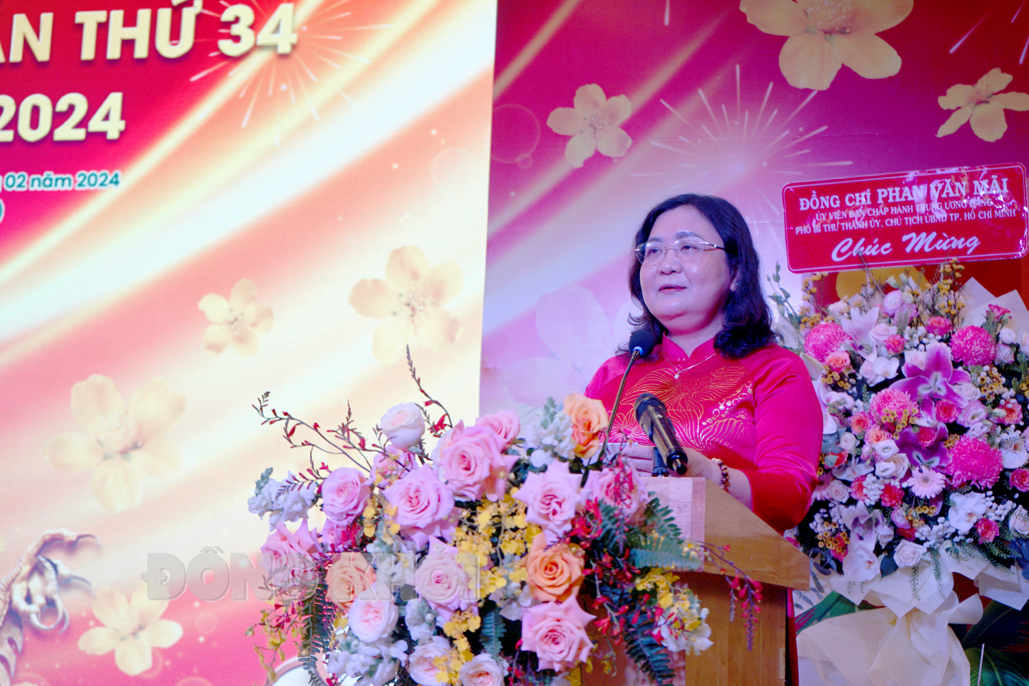 Quyền Bí thư Tỉnh ủy - Chủ tịch HĐND tỉnh Hồ Thị Hoàng Yến phát biểu tại buổi họp mặt.