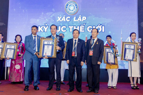 World Record for ROBOT Alkaline Ionised Water Purifier