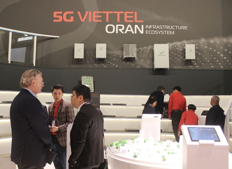 Tại MWC 2024, Viettel giới thiệu chip 5G DFE do các kỹ sư Viettel làm chủ toàn trình về thiết kế.