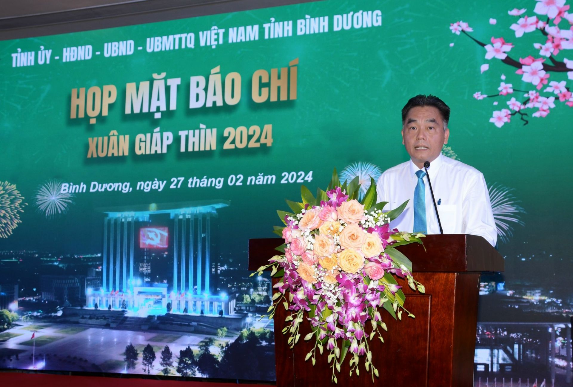 Ông Nguyễn Lộc Hà - Phó Chủ tịch UBND tỉnh - Ủy viên BTV Tỉnh ủy Bình Dương phát biểu tại buổi gặp mặt cơ quan báo chí