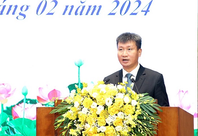 Đồng chí Trần Huy Tuấn - Phó Bí thư Tỉnh ủy, Chủ tịch UBND tỉnh, Chủ tịch Hội đồng Thi đua - Khen thưởng tỉnh đã phát động phong trào thi đua tỉnh Yên Bái năm 2024