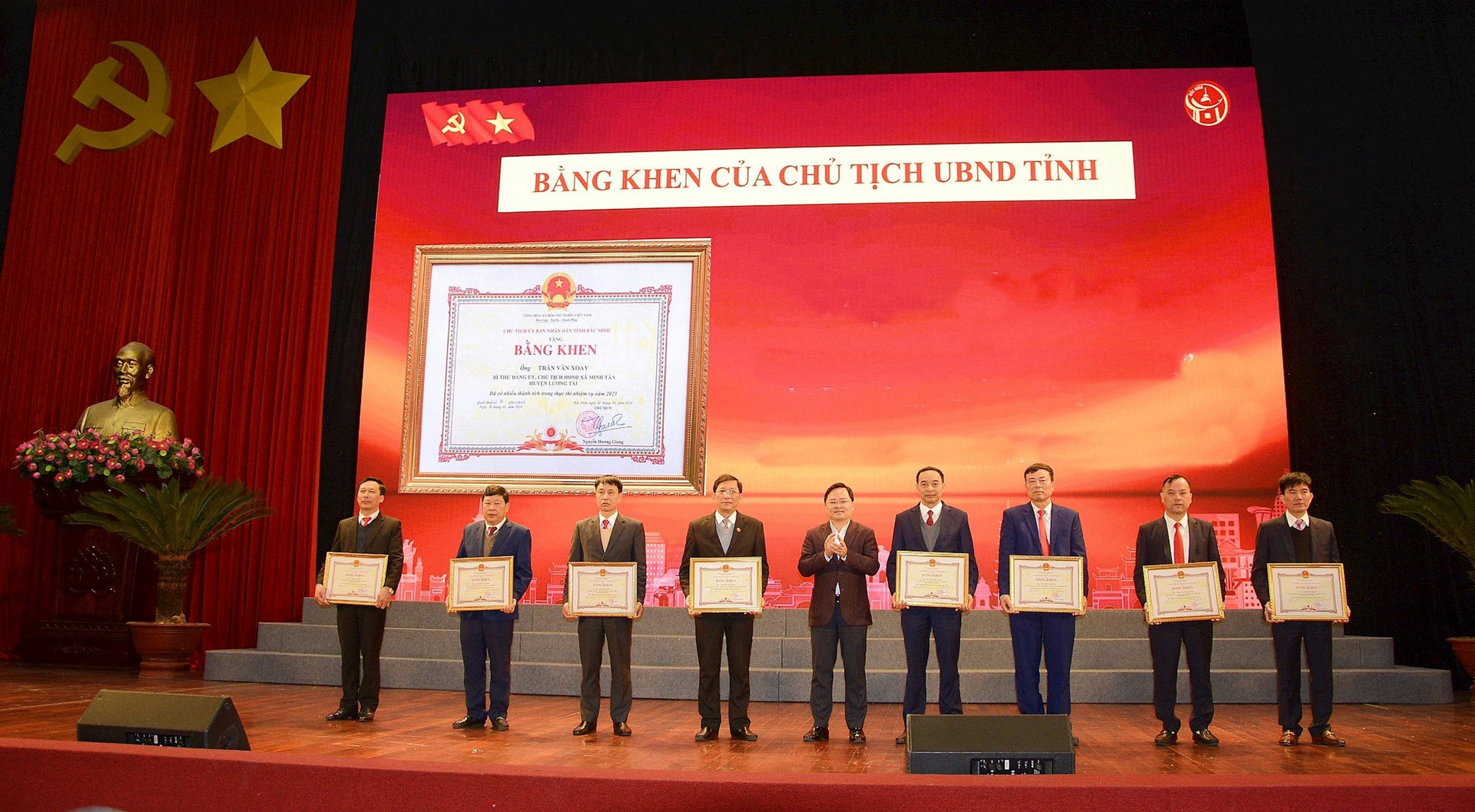 16 cá nhân có thành tích xuất sắc trong thực hiện nhiệm vụ công tác năm 2023 được nhận Bằng khen của Chủ tịch UBND tỉnh Bắc Ninh