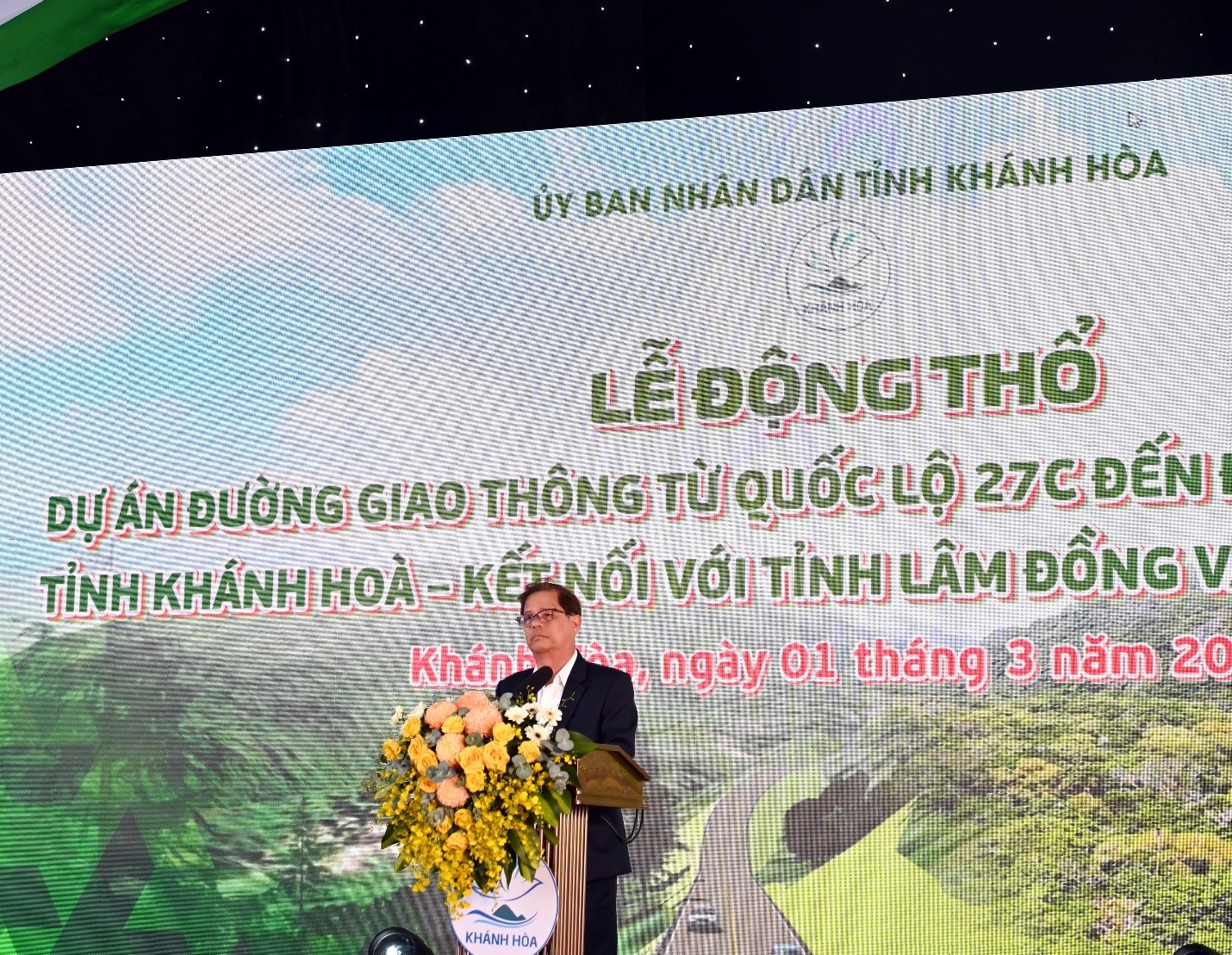 Ông Nguyễn Tấn Tuân Chủ tịch UBND tỉnh Khánh Hòa phát biểu