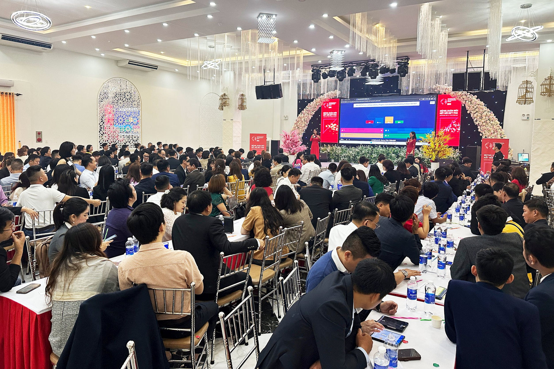 Hơn 300 doanh nghiệp, thành viên (BNI), miền Trung, kết nối kinh doanh, tại TP.Tam Kỳ, - Quảng Nam