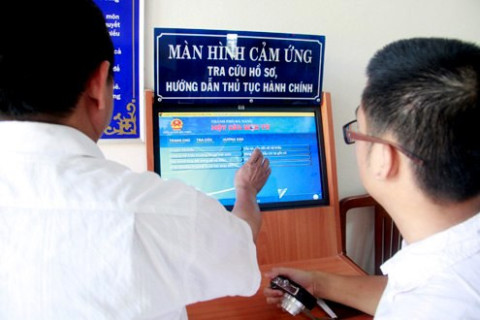 Lao Cai steps up the provision and use of online public services